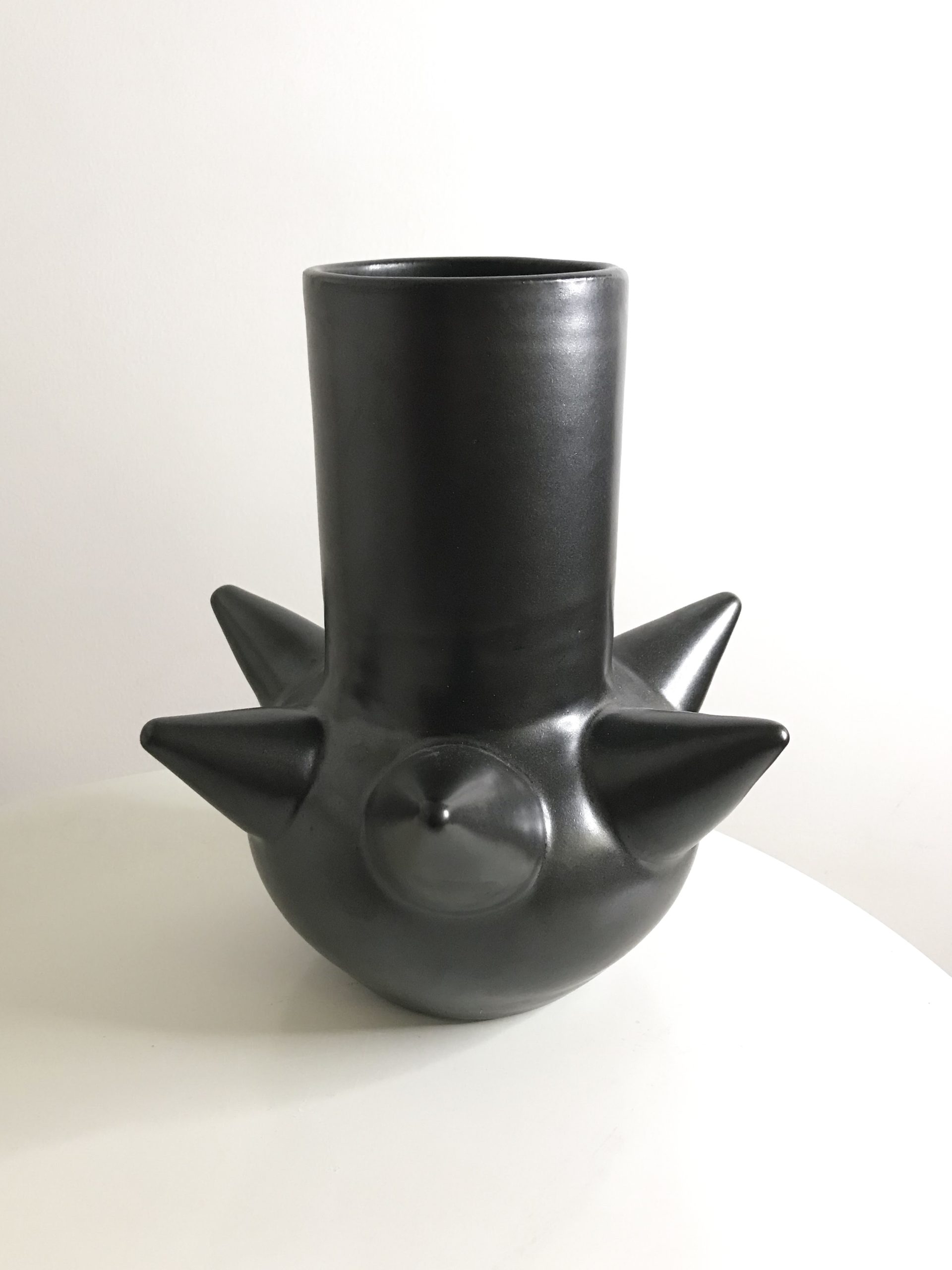 Vase Pic noir mat chaise