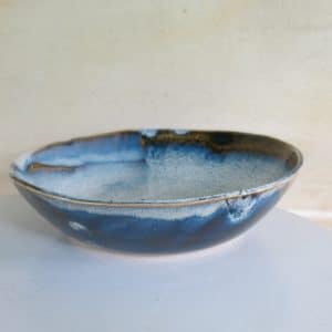 Assiette creuse bleue