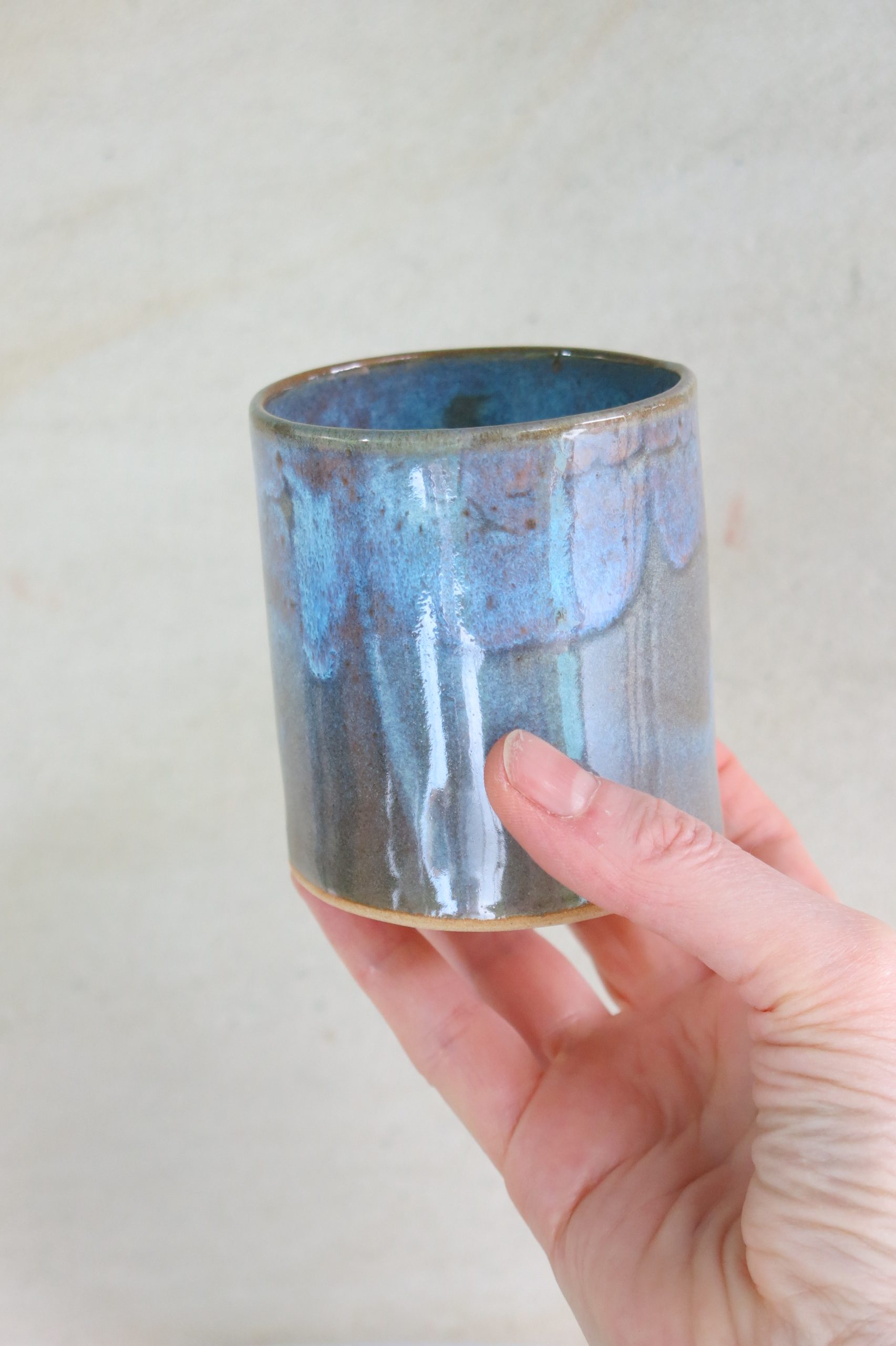 Bougie-Mauve-Main
