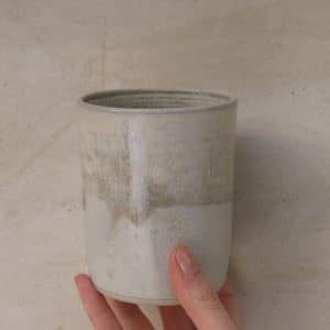 Gobelet Taupe en grès blanc
